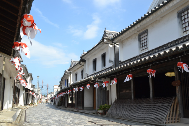 白壁の町並み柳井金魚ちょうちん