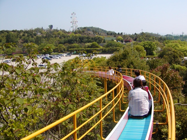 蜂ヶ峯総合公園　ローラー滑り台