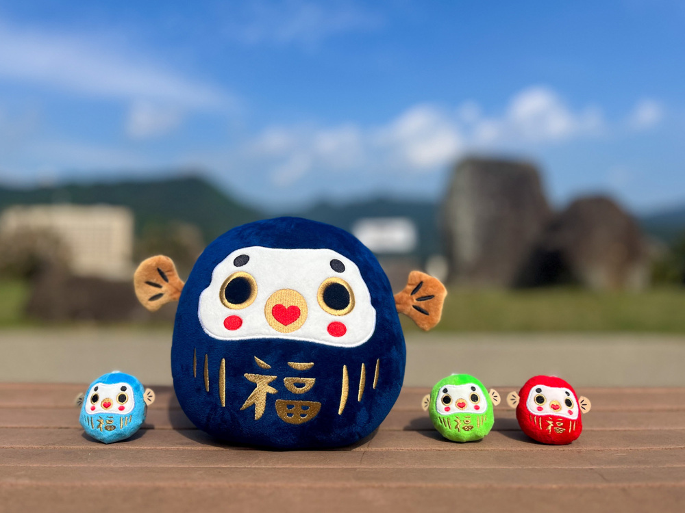 お土産売場に絶賛出没中!大人気の「ふくだるまグッズ」