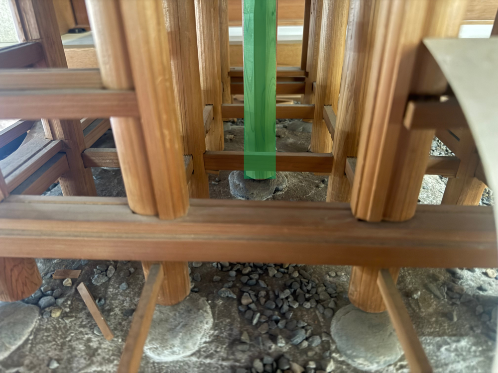 瑠璃光寺五重塔の模型(緑:心柱)