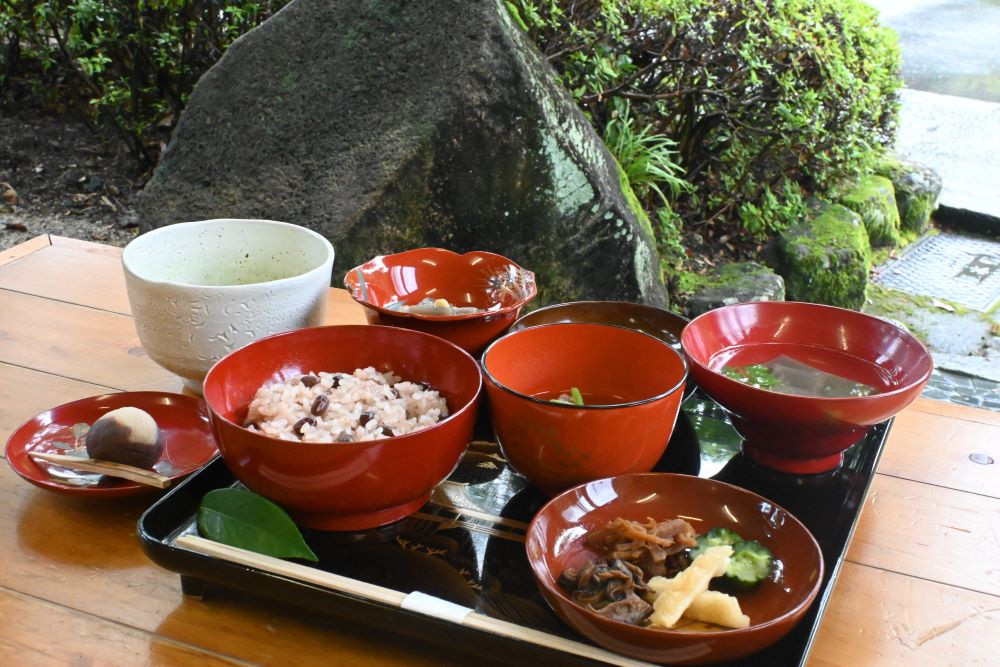 「小豆御膳」は1日限定10食・完全予約制!