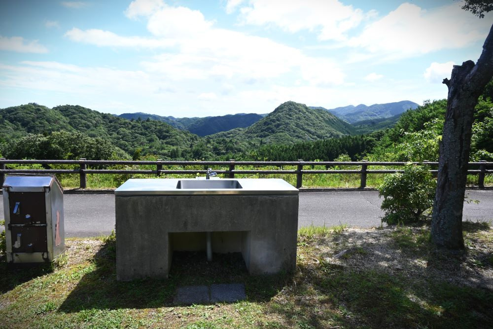 各サイトにAC電源と流し台が完備