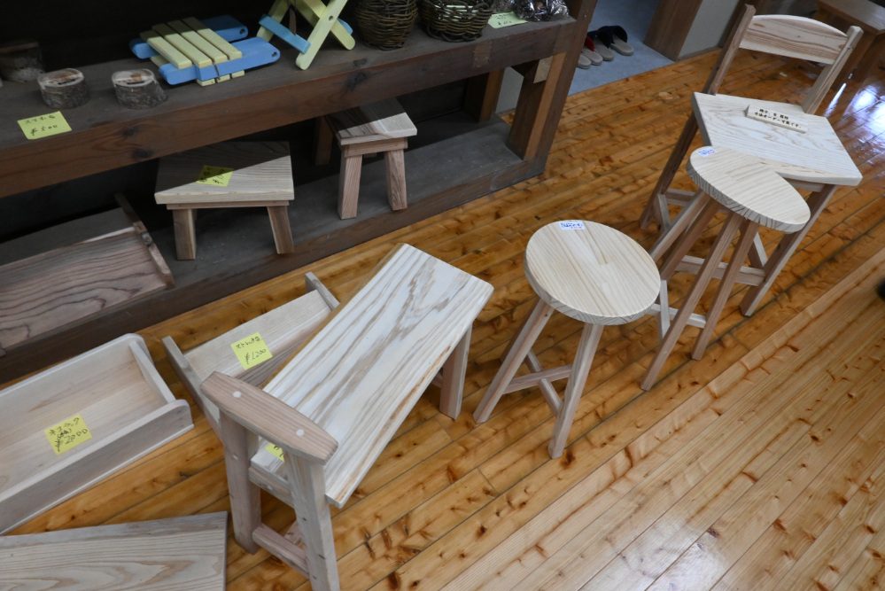 手作りのミニ家具のオーダーも受け付けています!