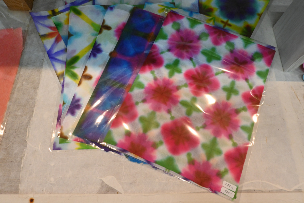 折り染めのレパートリー、どれもこれも欲しくなる♪