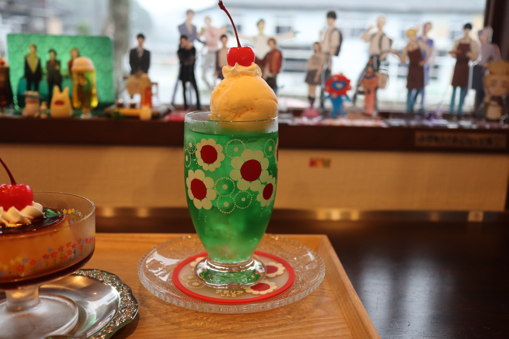 メロンクリームソーダ(単品:500円)