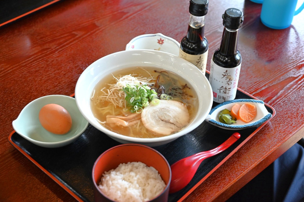 いりこそば卵かけご飯セット　1,200円