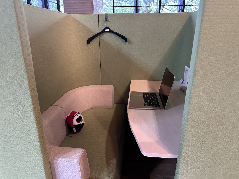 一番人気の半個室ブース