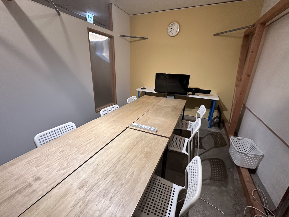 ミーティングルーム（月会員のみ利用可）