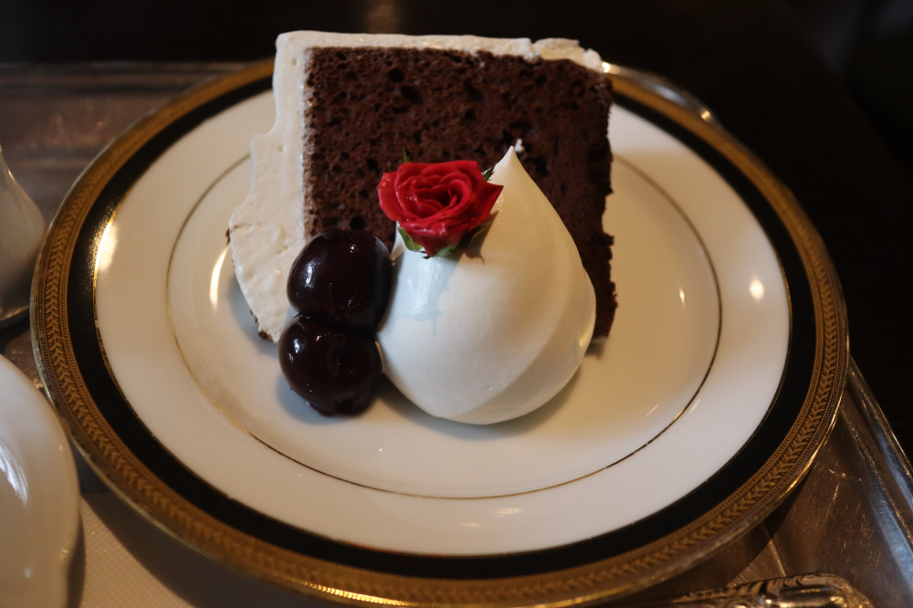 ショコラーデ・シフォンケーキ（単品：750円）