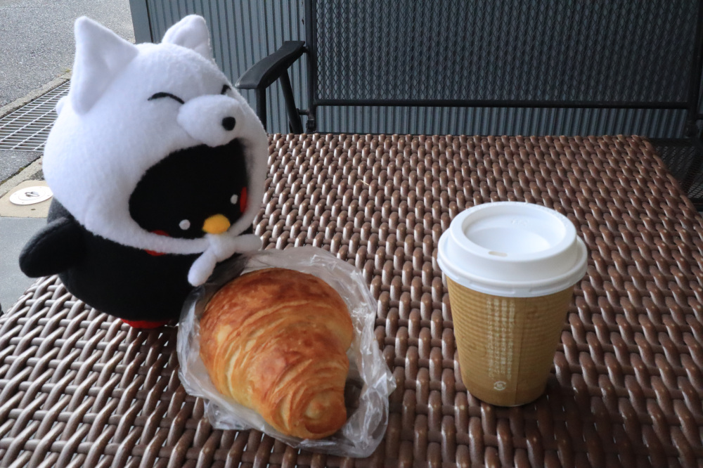 クロワッサン(250円)