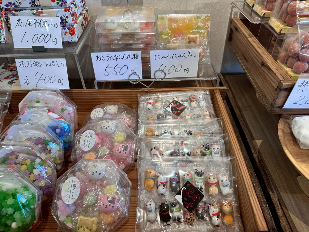 ねこにちなんだお菓子の数々