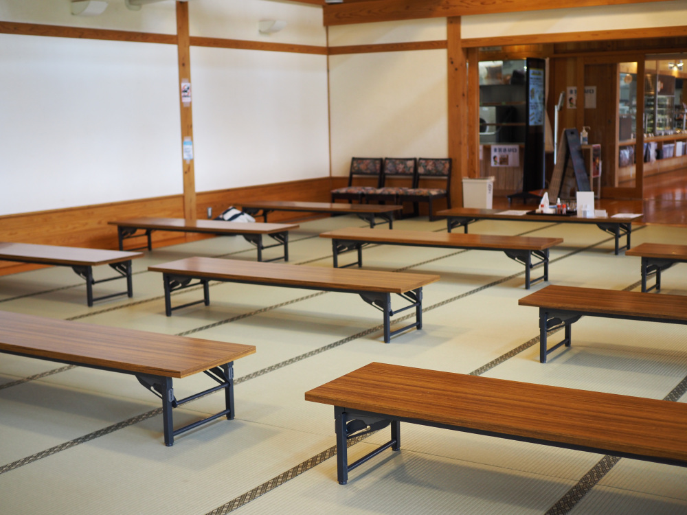 つつじの店そばにある「大広間」でも食事することができます