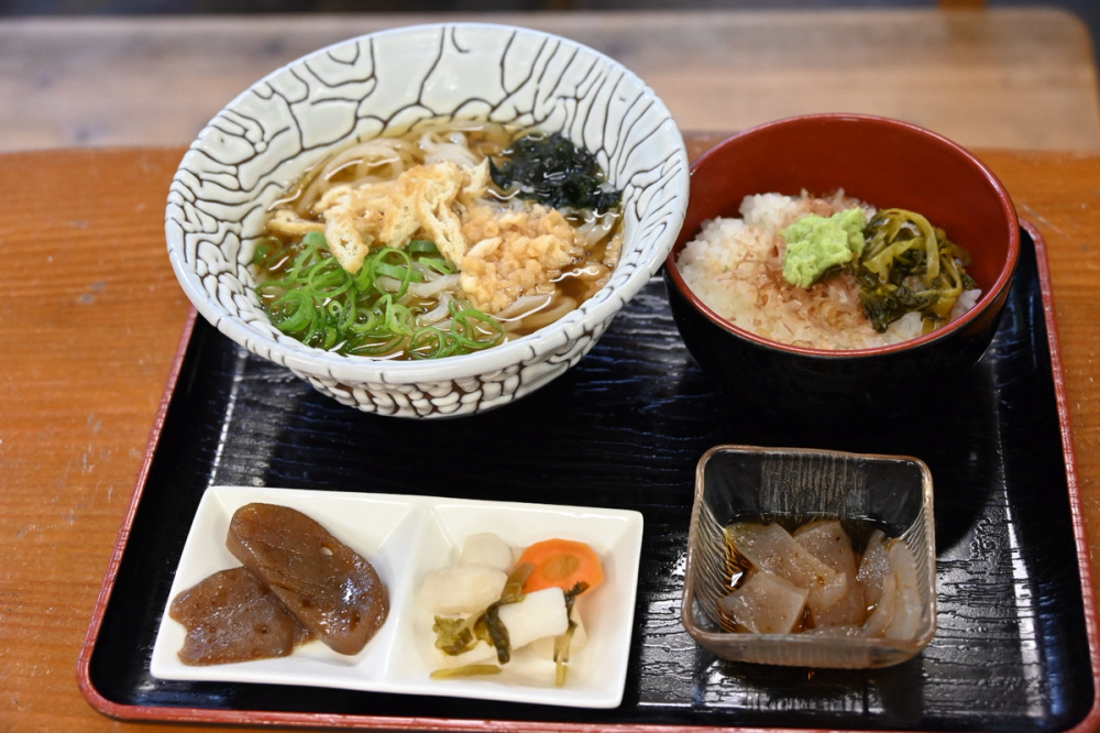山田屋うどんセット 1,000円
