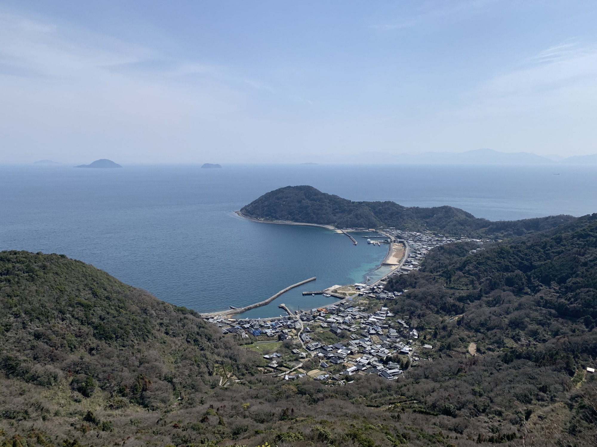 釣り人に人気の柳井市平郡島に、フェリーで1泊2日旅に！登山や民泊など様々な発見のある島を満喫！