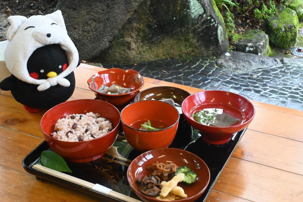 山口県名物「ういろう」がルーツ!銘菓「豆子郎」をお料理で味わう特別ランチ「小豆御膳」を食レポ♪