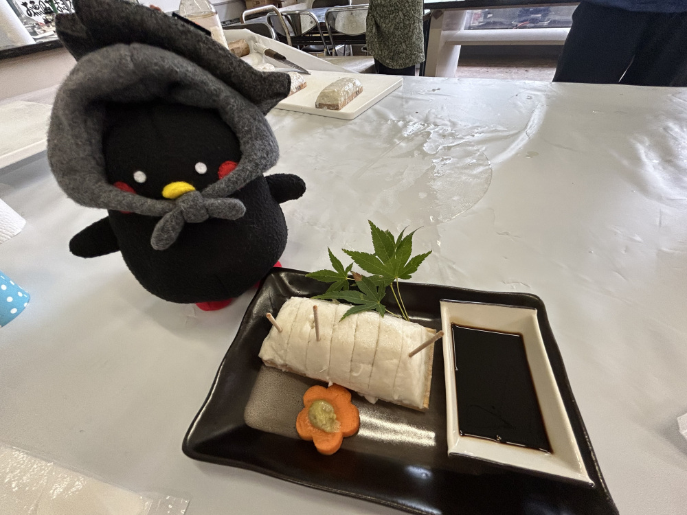 【長門市仙崎】山口名物のかまぼこの作り方を学ぶ！『青海島共和国』で蒲鉾作り体験♪