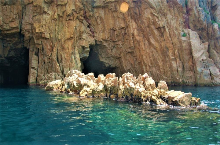 【長門市 青海島観光汽船】日本海の絶景クルーズで大自然の真っ只中へ！仙崎イカなどの海鮮ランチも堪能♬