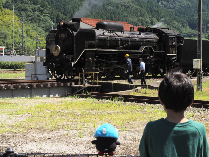 見ておきたい!津和野駅の「転車台」での列車の方向転換!