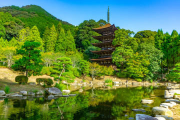 瑠璃光寺五重塔（香山公園）
