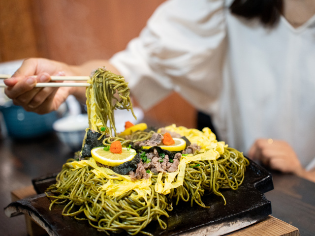 山口名物グルメを味わえる温泉街