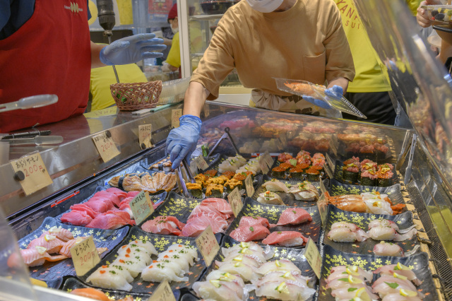 定番 唐戸市場でお寿司ざんまい!