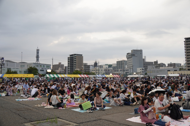 岬之町埠頭会場(メイン)