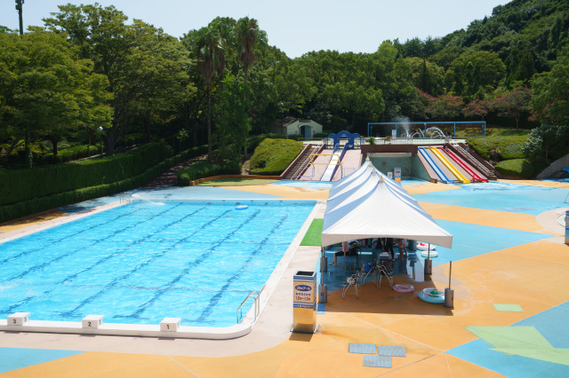 25mプール(水深1.2~1.3m)