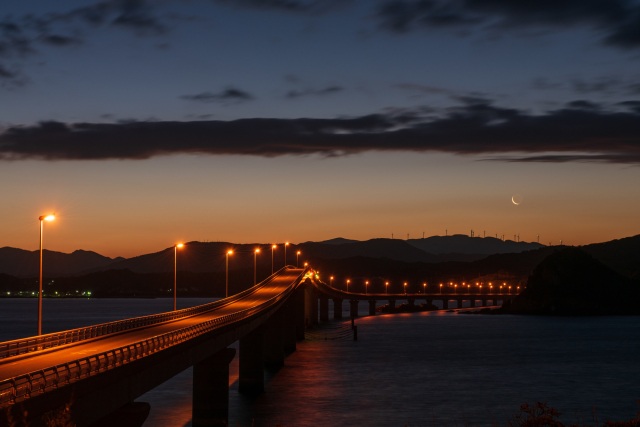夕方の角島大橋