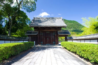 旧山口藩庁門