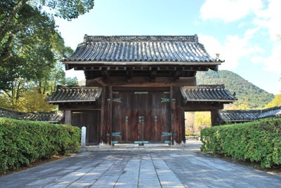 旧山口藩庁門2