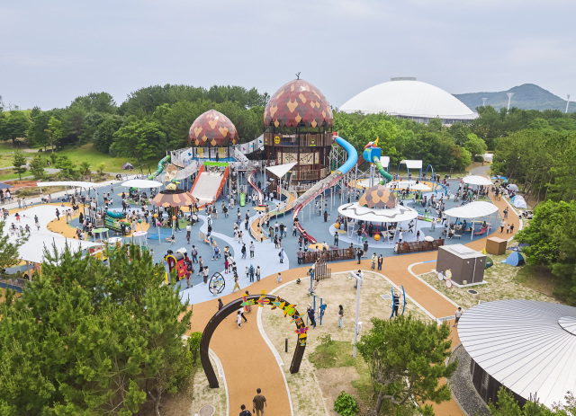大型複合遊具広場