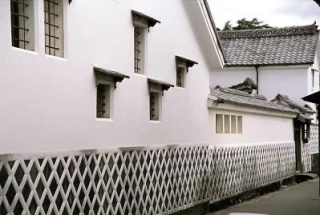 菊屋横町（日本の道100選の白壁）